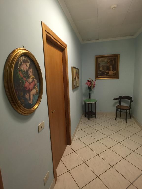 Casa Religiosa Per Ferie Ancelle Del Santuario Hotel Rome Bagian luar foto