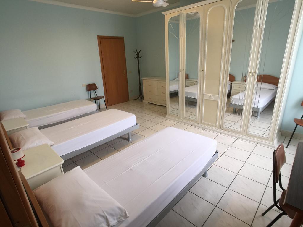 Casa Religiosa Per Ferie Ancelle Del Santuario Hotel Rome Bagian luar foto